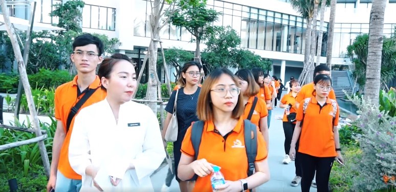 Sinh viên FPTU Đà Nẵng có chuyến thăm quan học cùng trải nghiệm